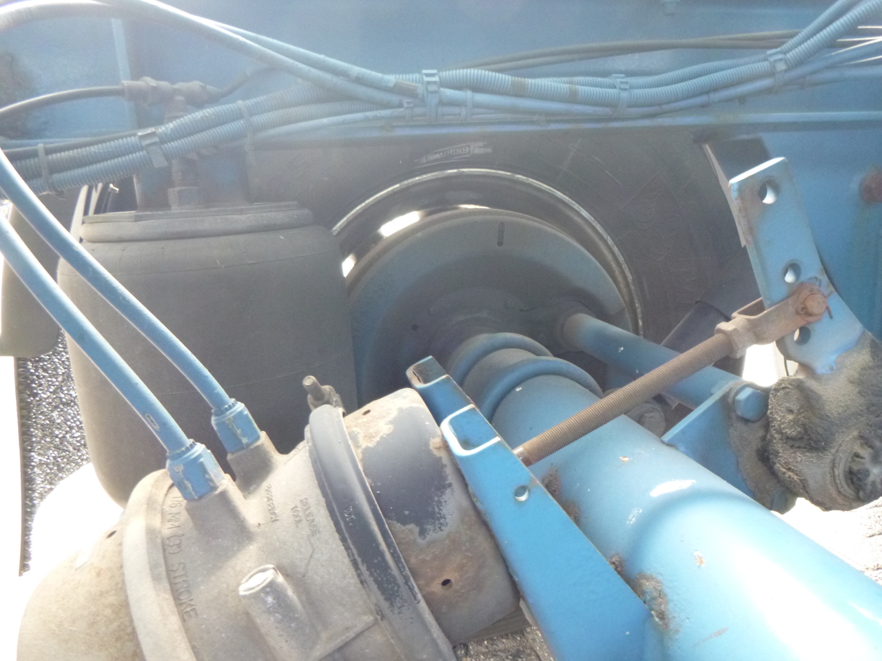 Poluprikolica cisterna za prevoz gasa Guhur Low-pressure gas tank steel 31.5 m3 / 10 bar (methyl chloride): slika 19