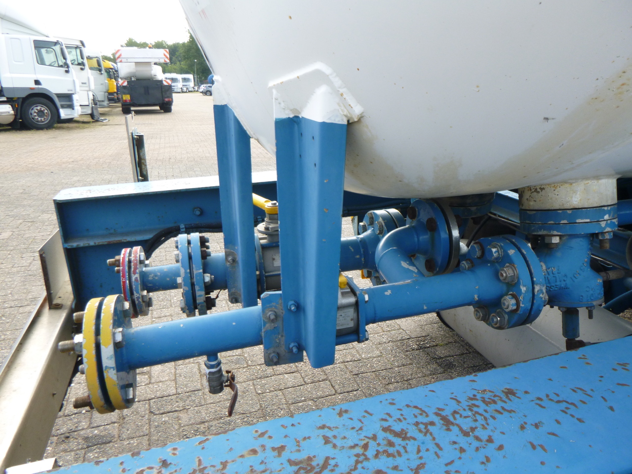 Poluprikolica cisterna za prevoz gasa Guhur Low-pressure gas tank steel 31.5 m3 / 10 bar (methyl chloride): slika 9