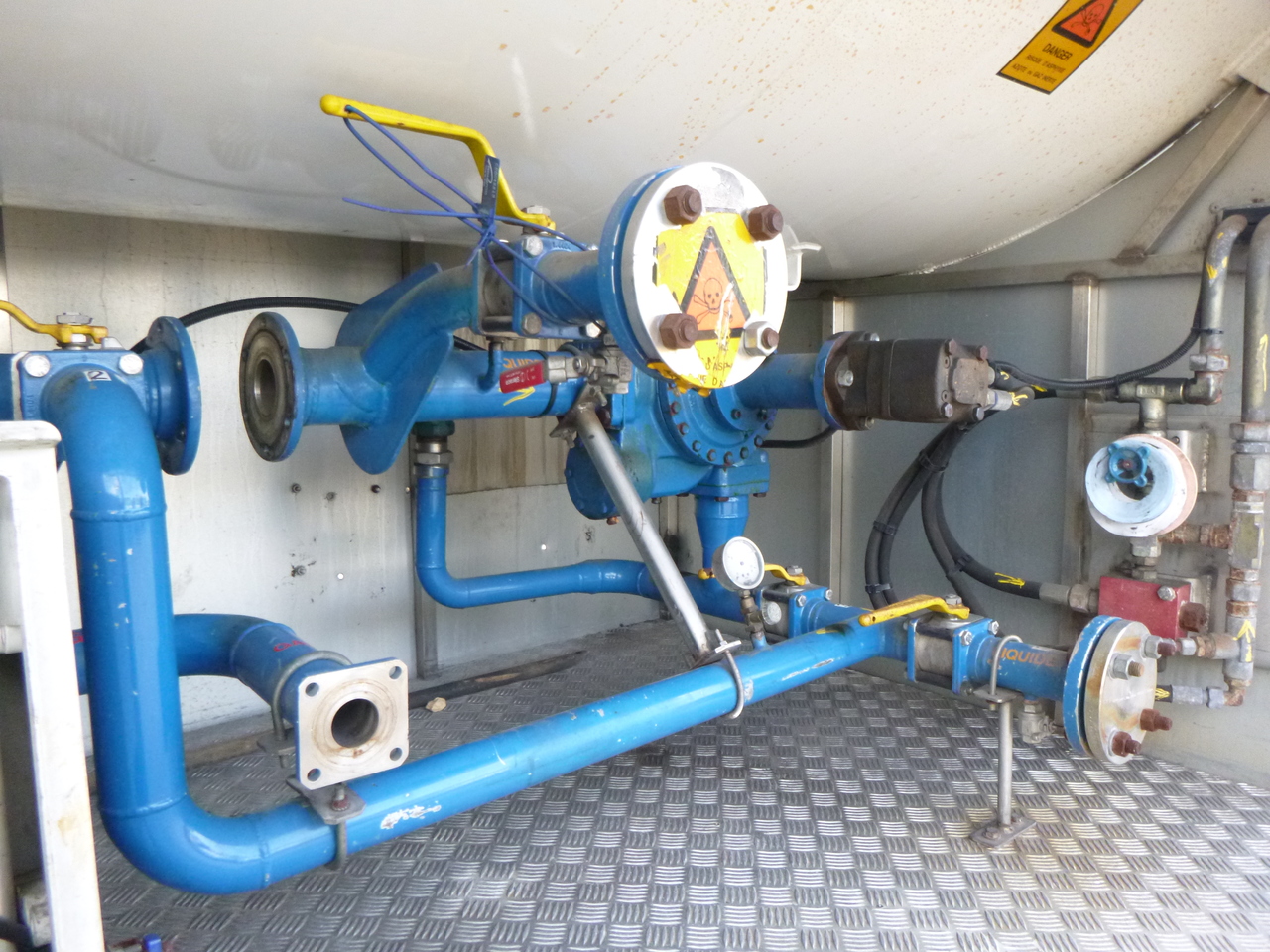 Poluprikolica cisterna za prevoz gasa Guhur Low-pressure gas tank steel 31.5 m3 / 10 bar (methyl chloride): slika 14