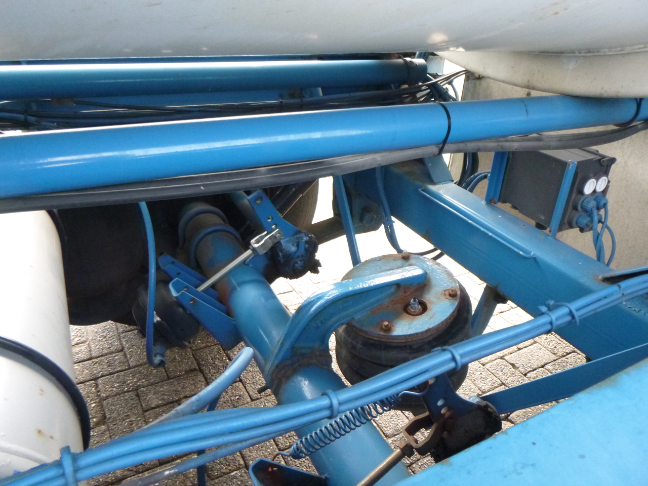 Poluprikolica cisterna za prevoz gasa Guhur Low-pressure gas tank steel 31.5 m3 / 10 bar (methyl chloride): slika 18