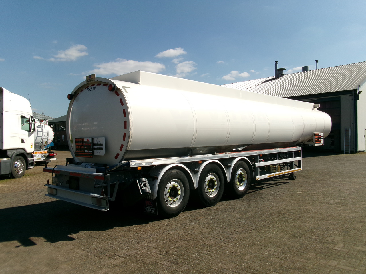 Lakeland Tankers Fuel tank alu 42.8 m3 / 6 comp + pump Lakeland Tankers Fuel tank alu 42.8 m3 / 6 comp + pump: slika 4