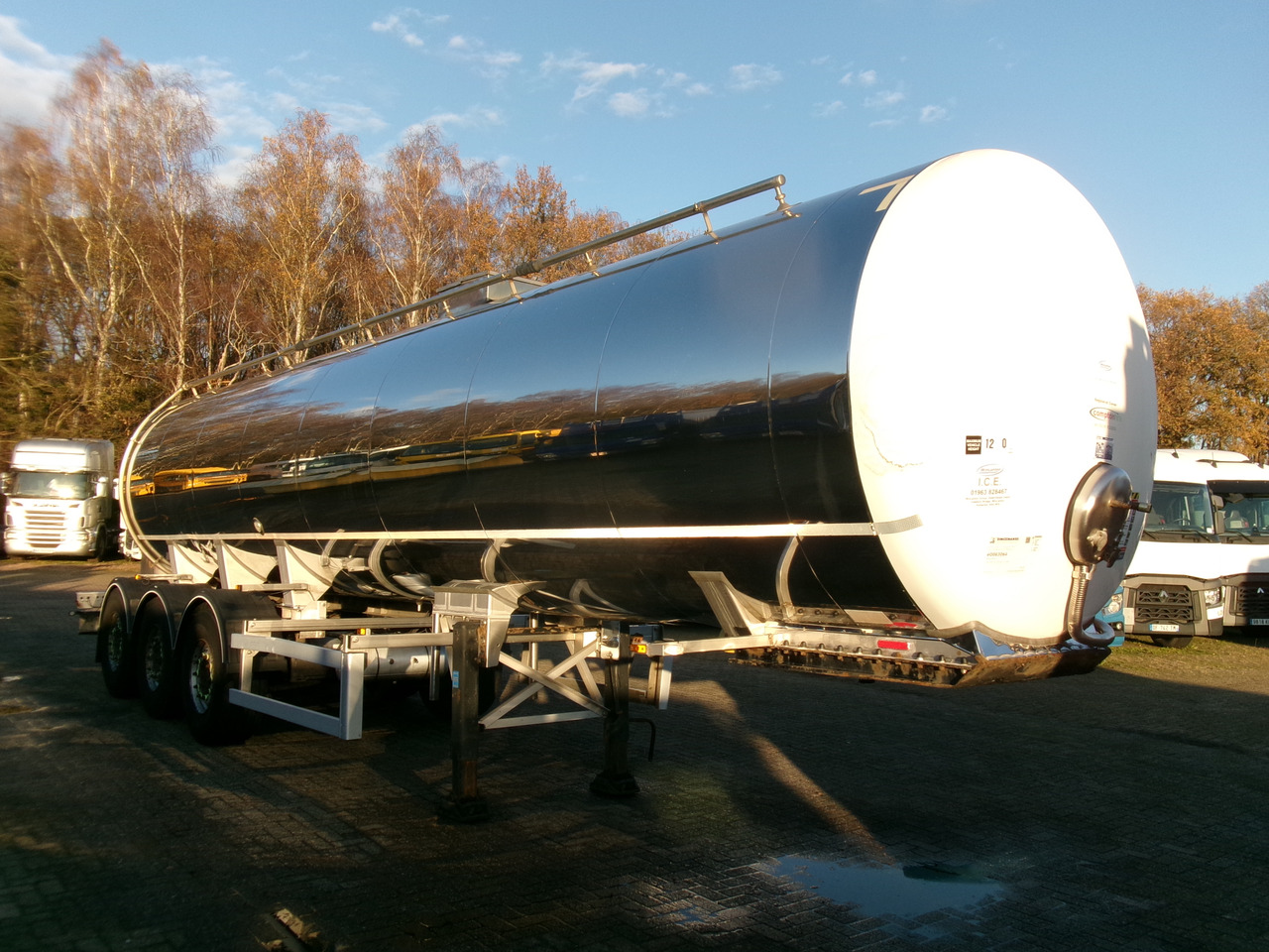 Poluprikolica cisterna za prevoz hrane Maisonneuve Food tank inox 30 m3 / 1 comp: slika 2