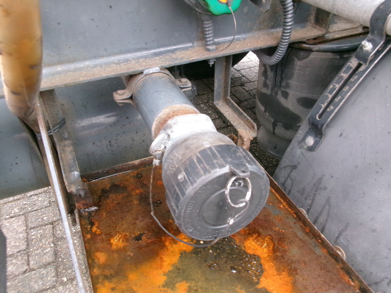 Poluprikolica cisterna za prevoz goriva Metalovouga Bitumen / heavy oil tank inox 26.9 m3 / 1 comp: slika 11