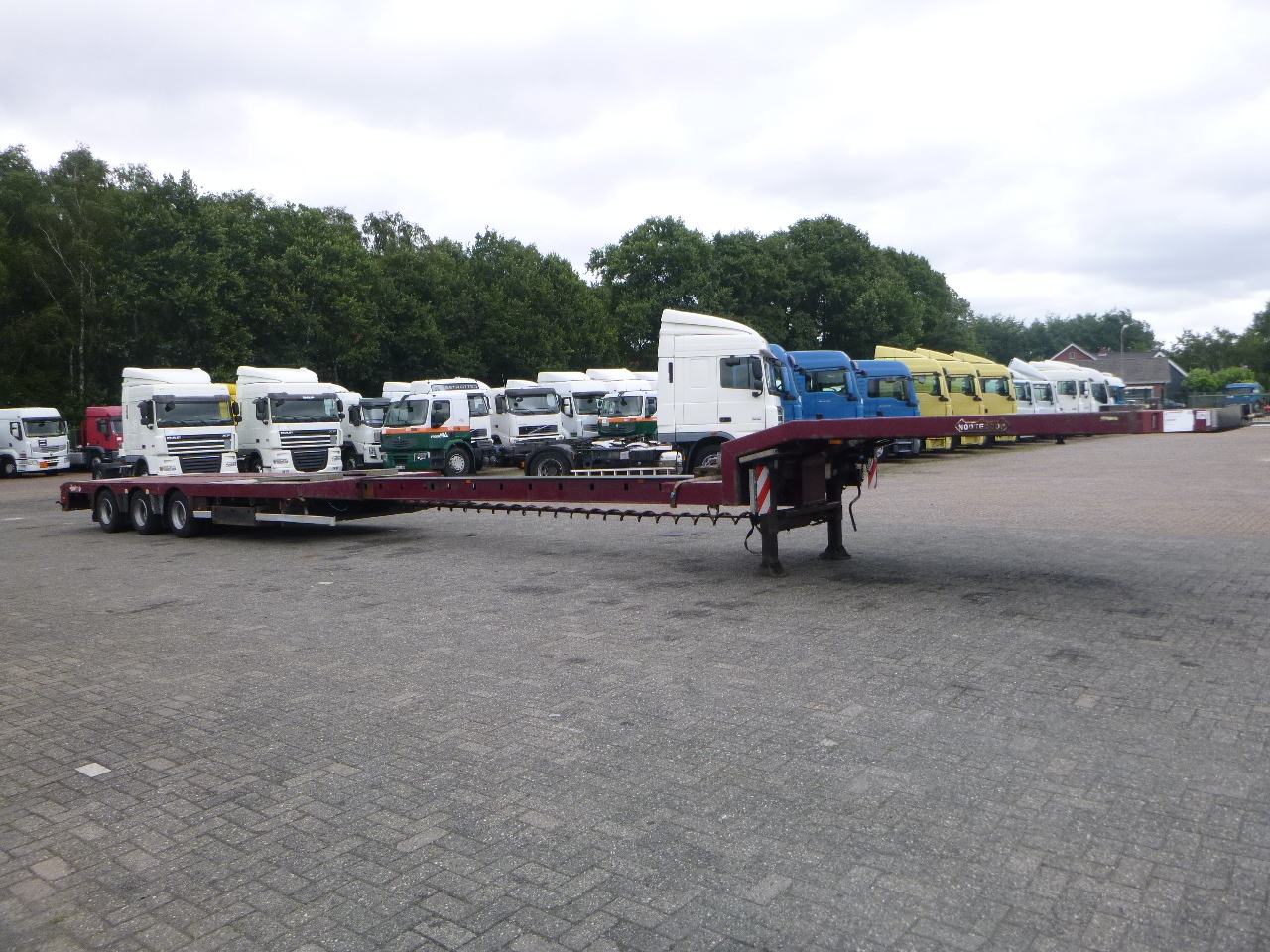 Niska poluprikolica za prevoz Nooteboom 3-axle semi-lowbed trailer extendable 14.5 m + ramps: slika 2