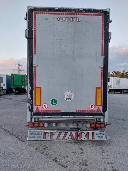 Poluprikolica za prevoz stoke Pezzaioli SBA32/G , 5 Stock , Viehtransporter  , Tränkeranlage,: slika 3