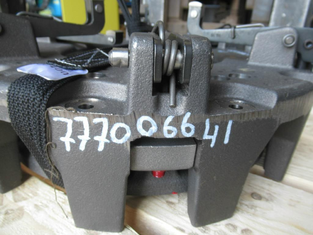 Kvačilo i delovi za Građevinska mašina novi Cnh 73326135 -: slika 6