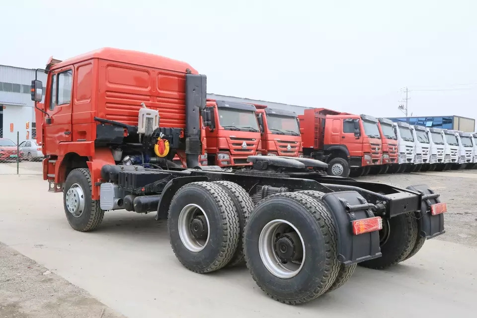 Tegljač Shacman 6x4 drive 10 wheels tractor truck China used rig: slika 4