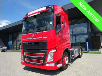 Tegljač Volvo FH 420 PTO + Xenon