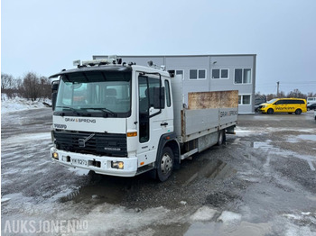 Kamion sa tovarnim sandukom VOLVO FLC