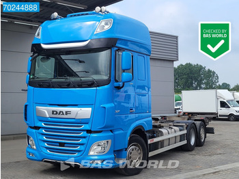 Kamion za prevoz kontejnera/ Kamion sa promenjivim sandukom DAF XF 530