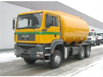 Kamion cisterna MAN TGA 26.430