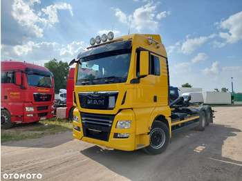 Kamion sa hidrauličnom kukom MAN TGX 26.500