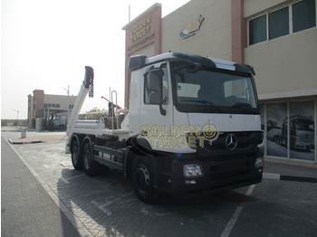 Kamion za utovaranje kontejnera MERCEDES-BENZ