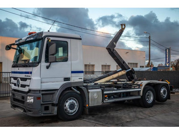Kamion sa hidrauličnom kukom MERCEDES-BENZ Actros 2646