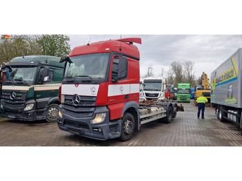 Kamion za prevoz kontejnera/ Kamion sa promenjivim sandukom MERCEDES-BENZ