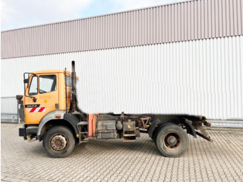 Kamion sa golom šasijom i zatvorenom kabinom MERCEDES-BENZ SK 1824