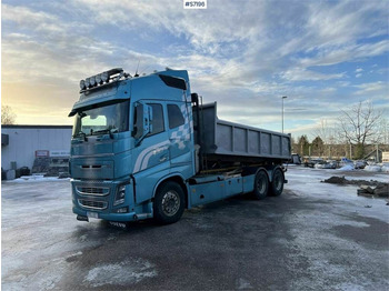 Kamion sa hidrauličnom kukom VOLVO FH16