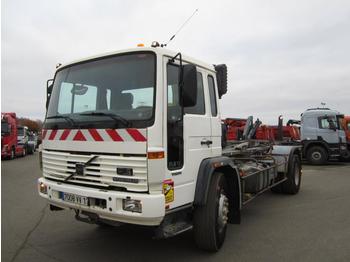 Kamion sa hidrauličnom kukom VOLVO FL6