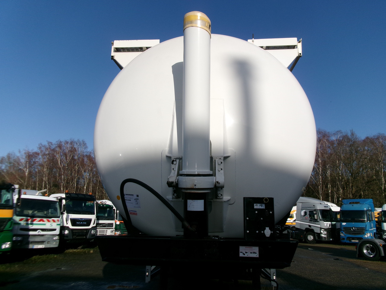 Feldbinder Powder tank alu 63 m3 (tipping) - Poluprikolica cisterna: slika 5