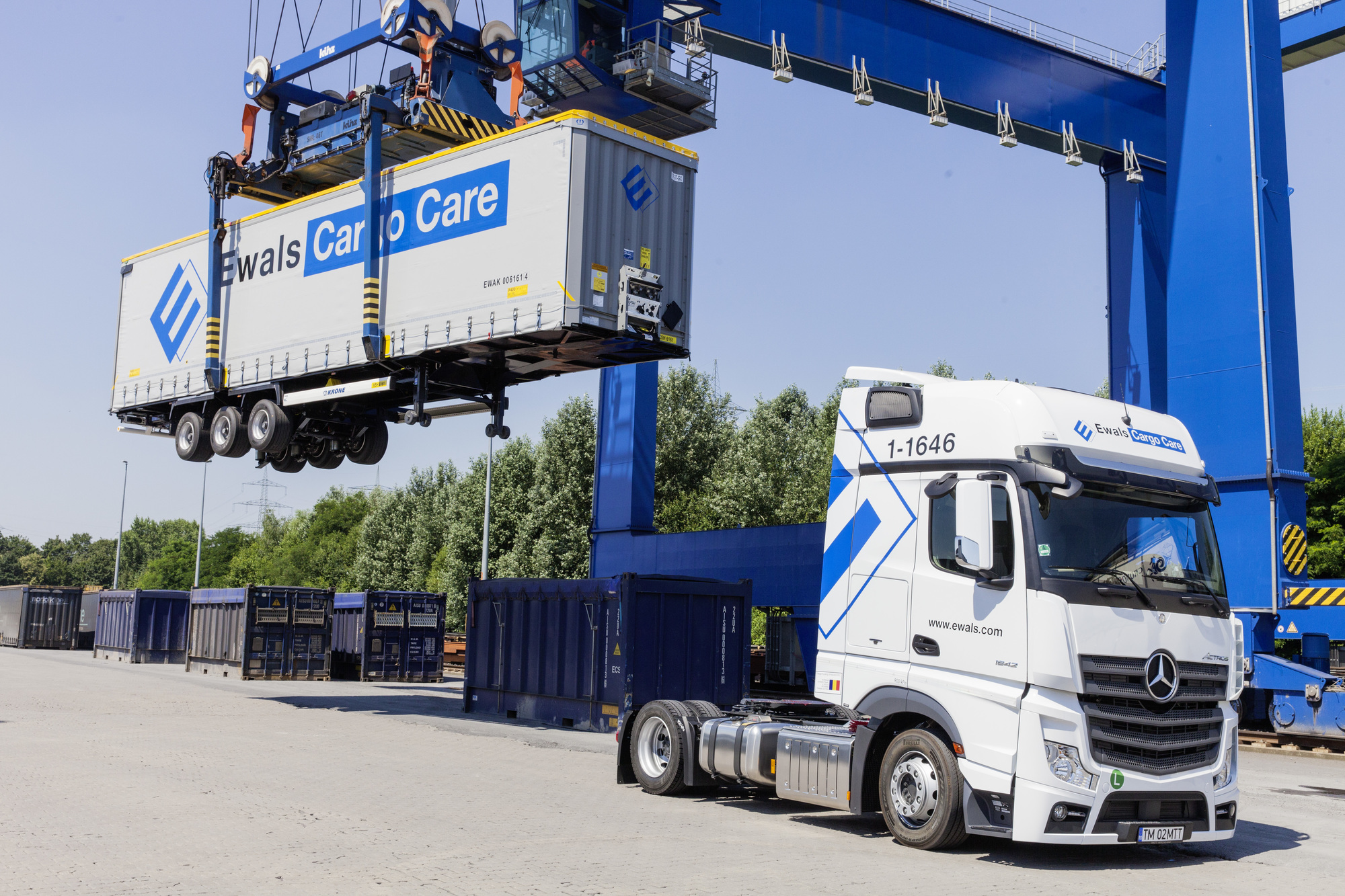 EWALS TRADE & SERVICES B.V. - vozila za prodaju undefined: slika 1