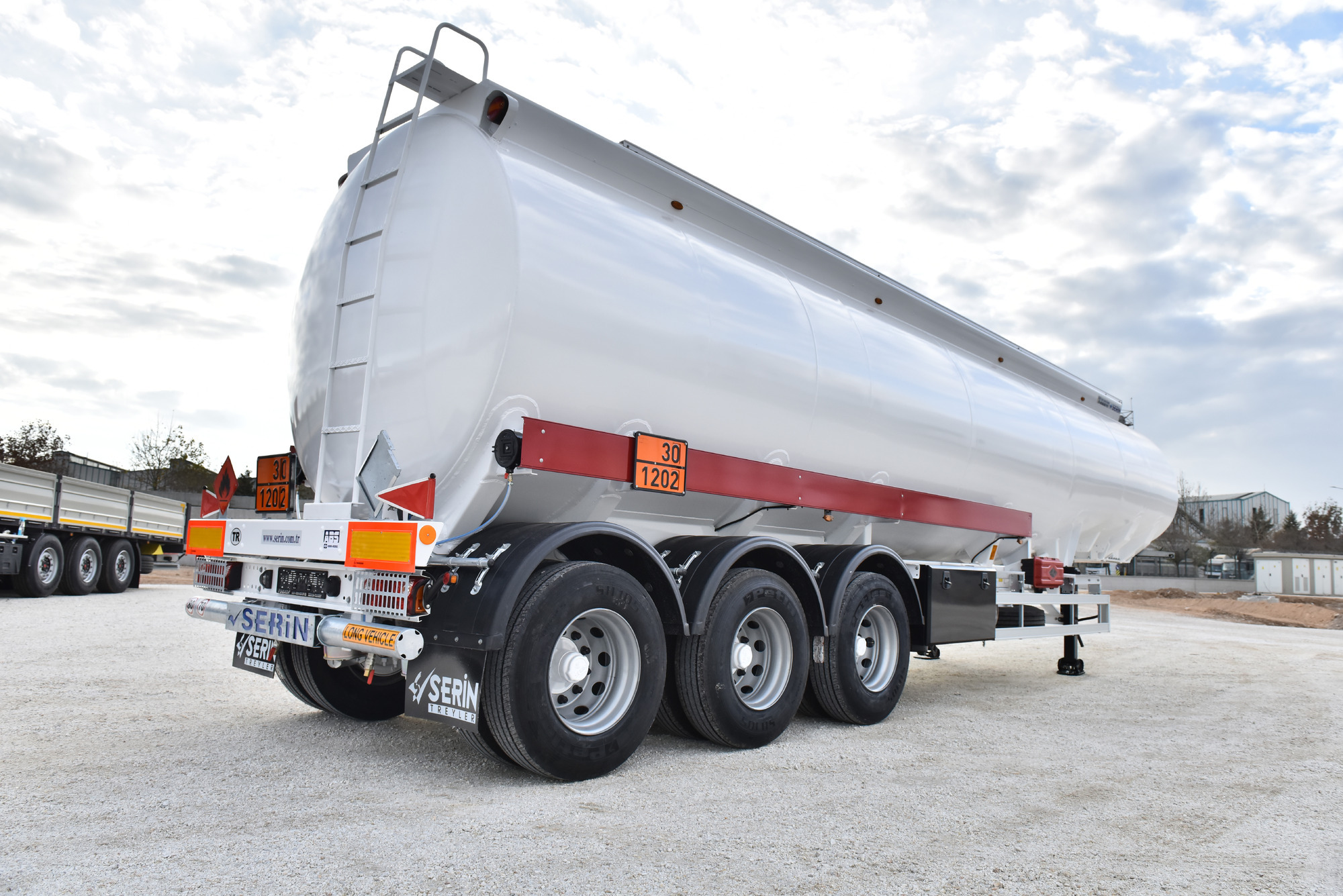 Serin Trailer undefined: slika 29