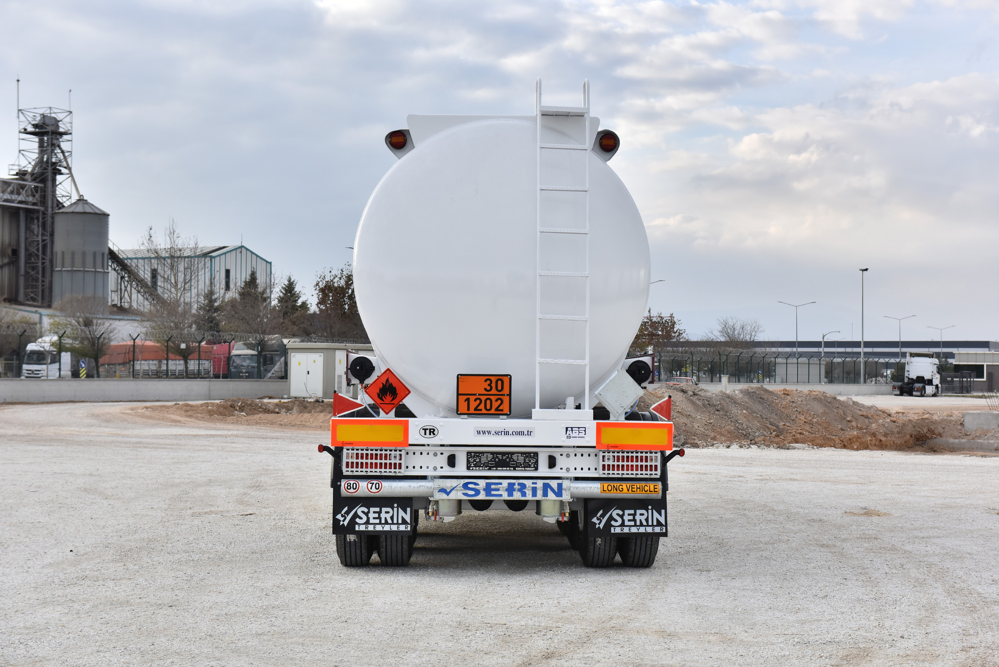 Serin Trailer undefined: slika 26