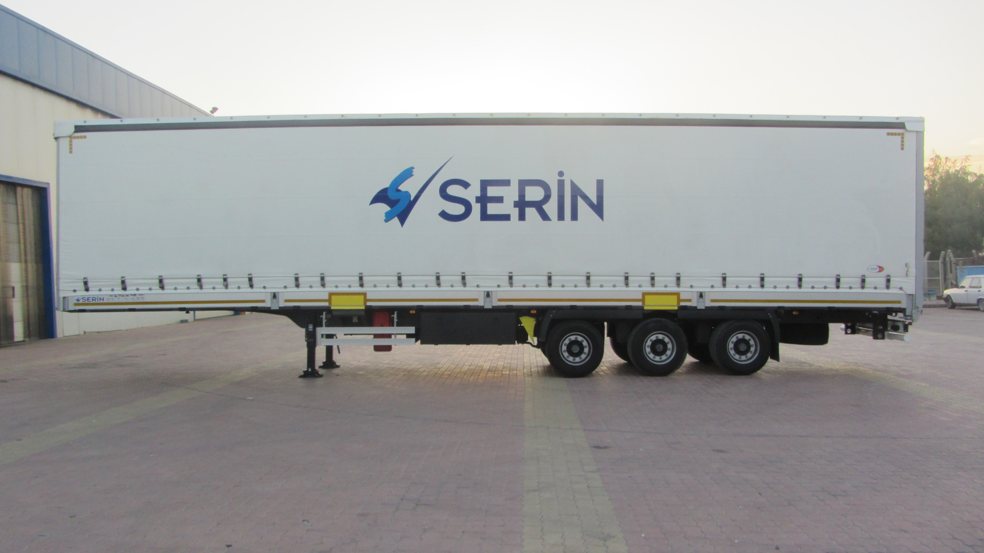 Serin Trailer undefined: slika 30