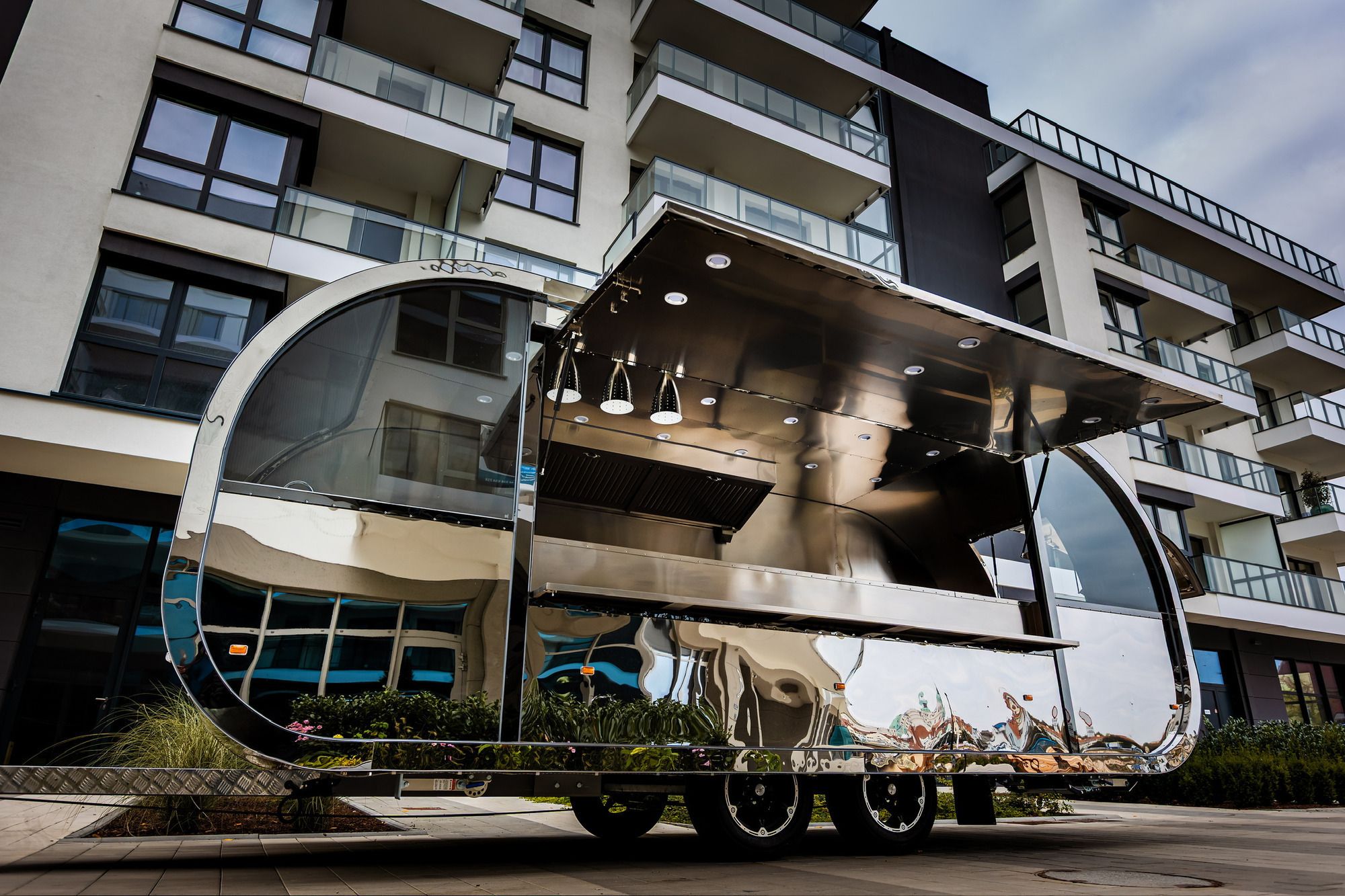SHINE - American Food Truck undefined: slika 64