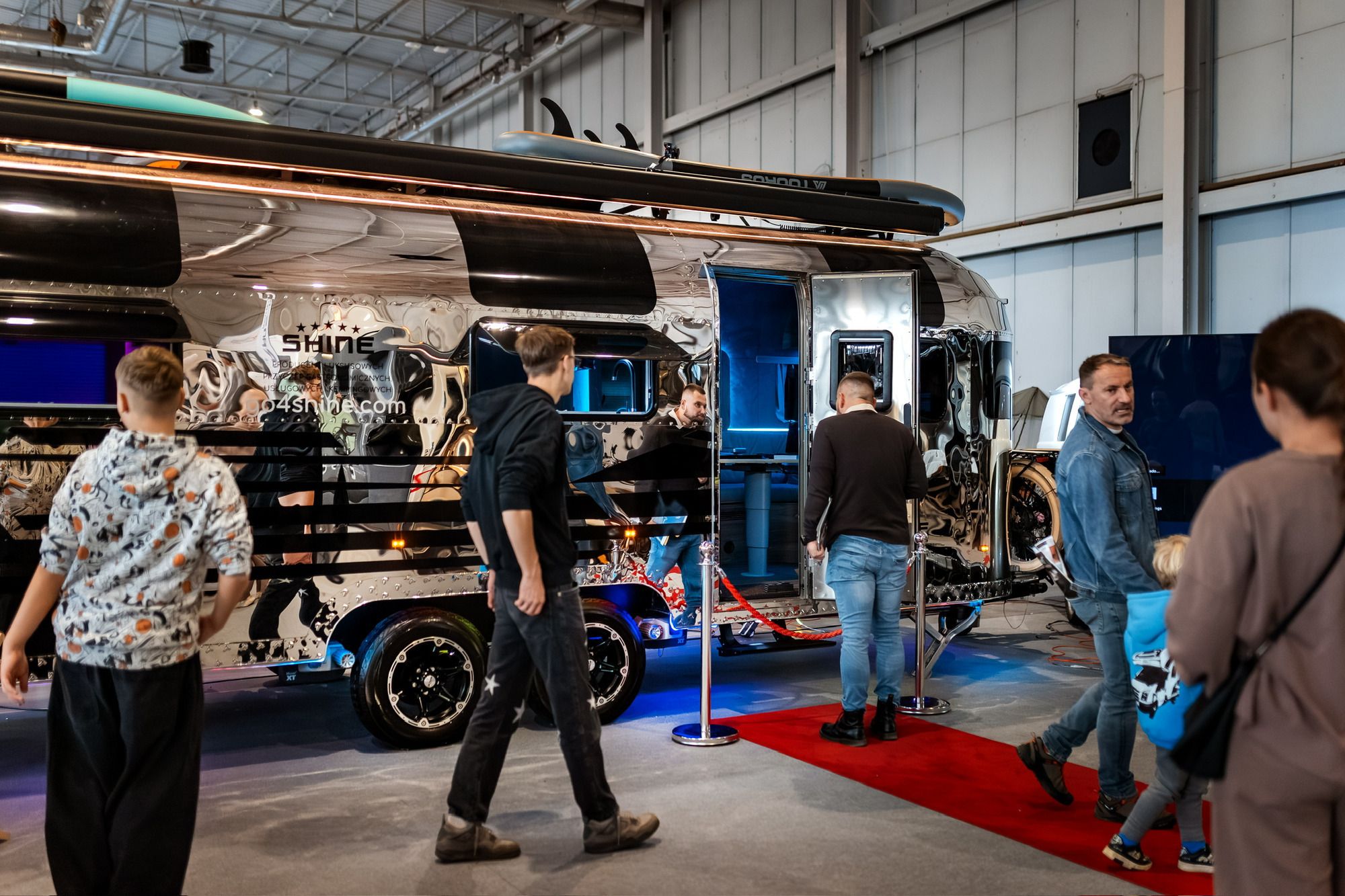 SHINE - American Food Truck undefined: slika 61