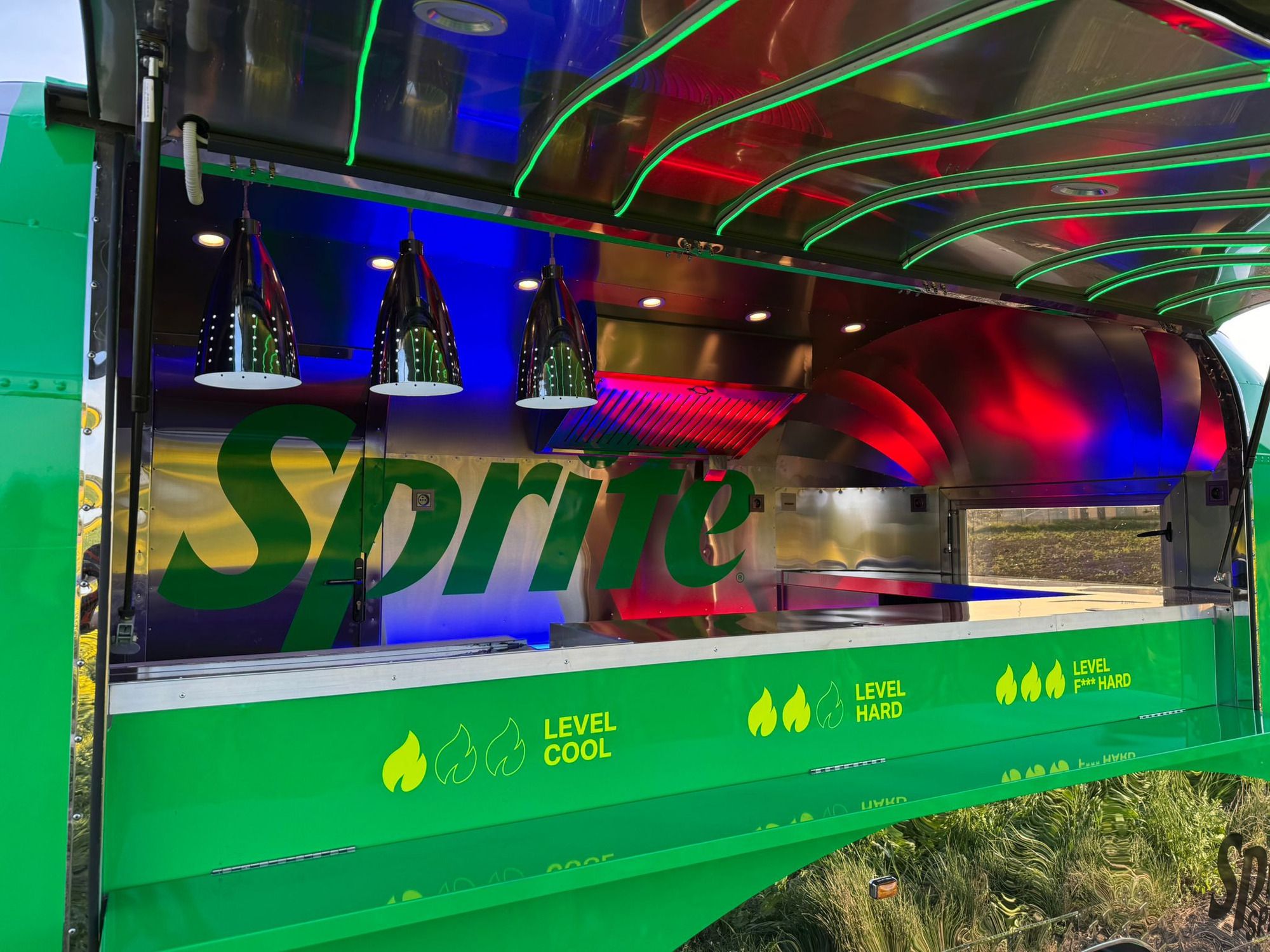 SHINE - American Food Truck undefined: slika 23