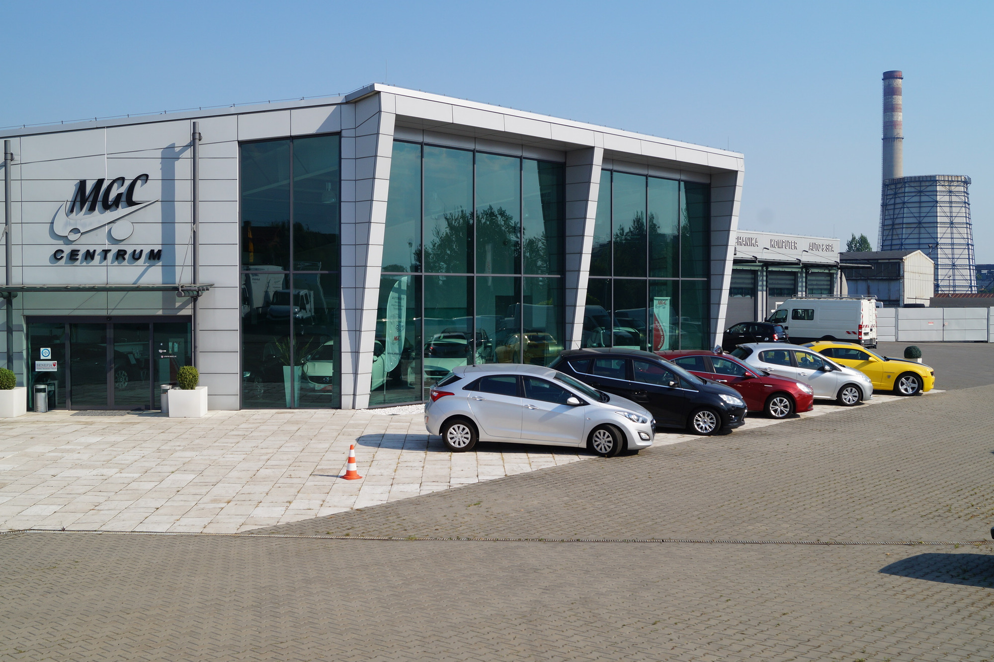 MGC CENTRUM SAMOCHODOW DOSTAWCZYCH - Dostavna vozila IVECO - Godina: 2022 undefined: slika 1