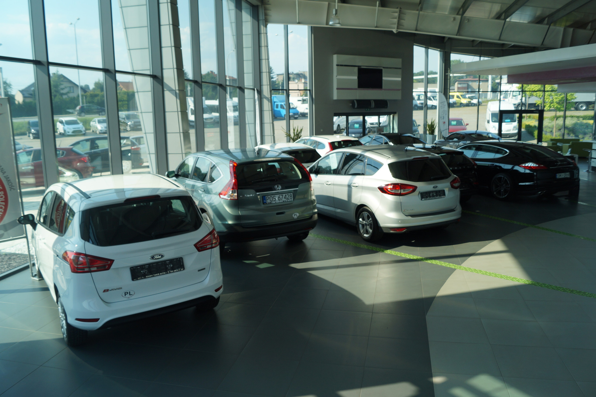 MGC CENTRUM SAMOCHODOW DOSTAWCZYCH - Dostavna vozila IVECO - Godina: 2022 undefined: slika 12