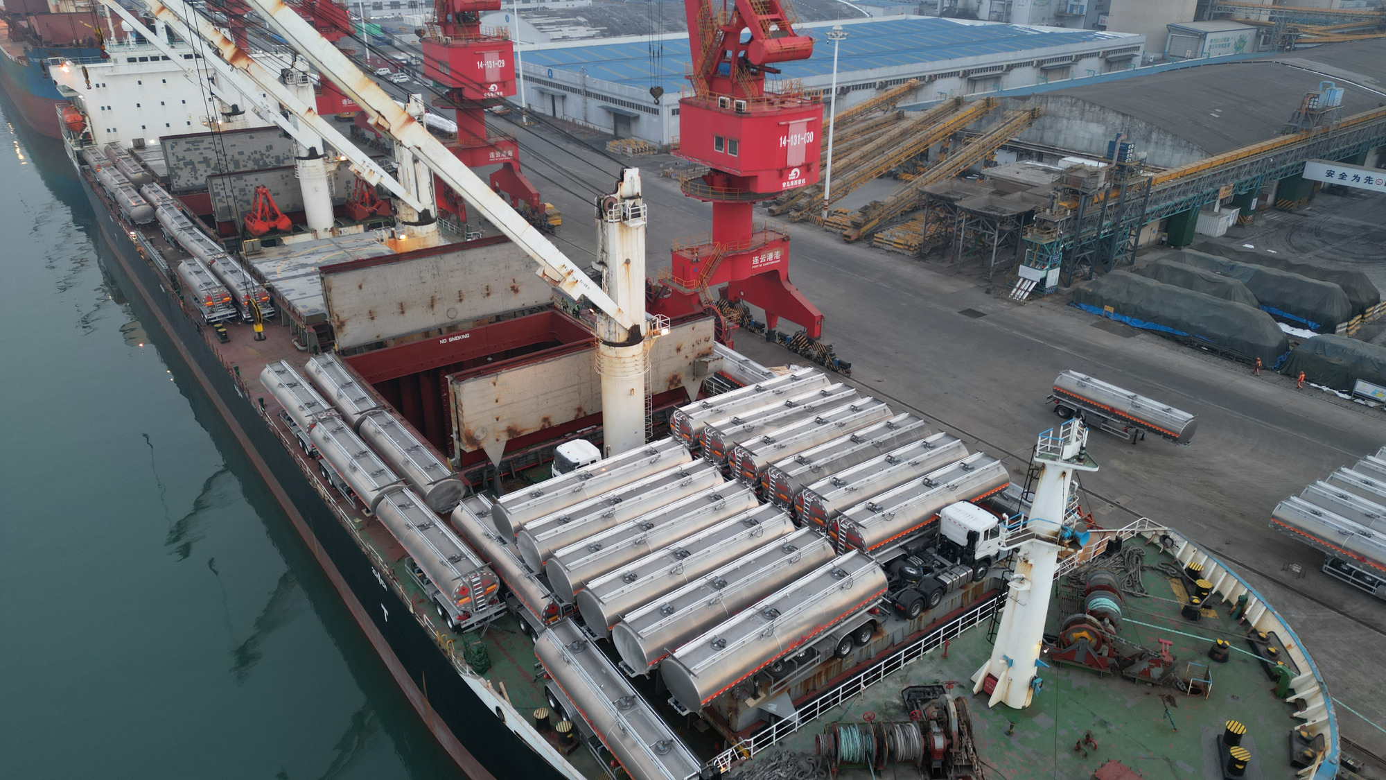 Qingdao Higher Weight Trade Co. LTD - Kamioni - Euro 3 undefined: slika 2