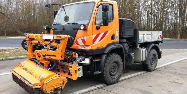 1&1 - Automobile - Korisna/ Posebna vozila UNIMOG - 4x4, klima uređaj undefined: slika 4