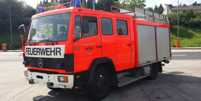 1&1 - Automobile - Korisna/ Posebna vozila UNIMOG - 4x4, klima uređaj undefined: slika 3
