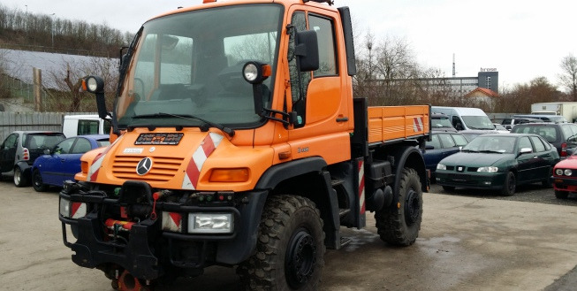 1&1 - Automobile - Korisna/ Posebna vozila UNIMOG - 4x4, klima uređaj undefined: slika 1
