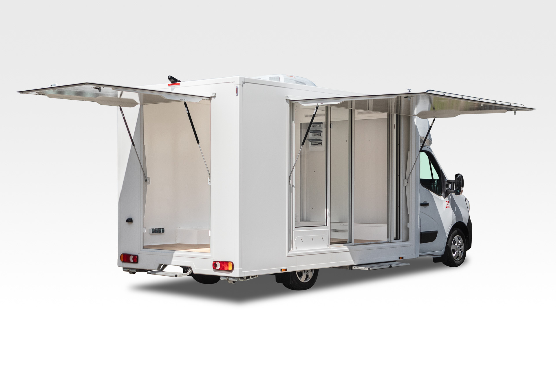 IDEX Denys Kharlamov undefined: slika 18