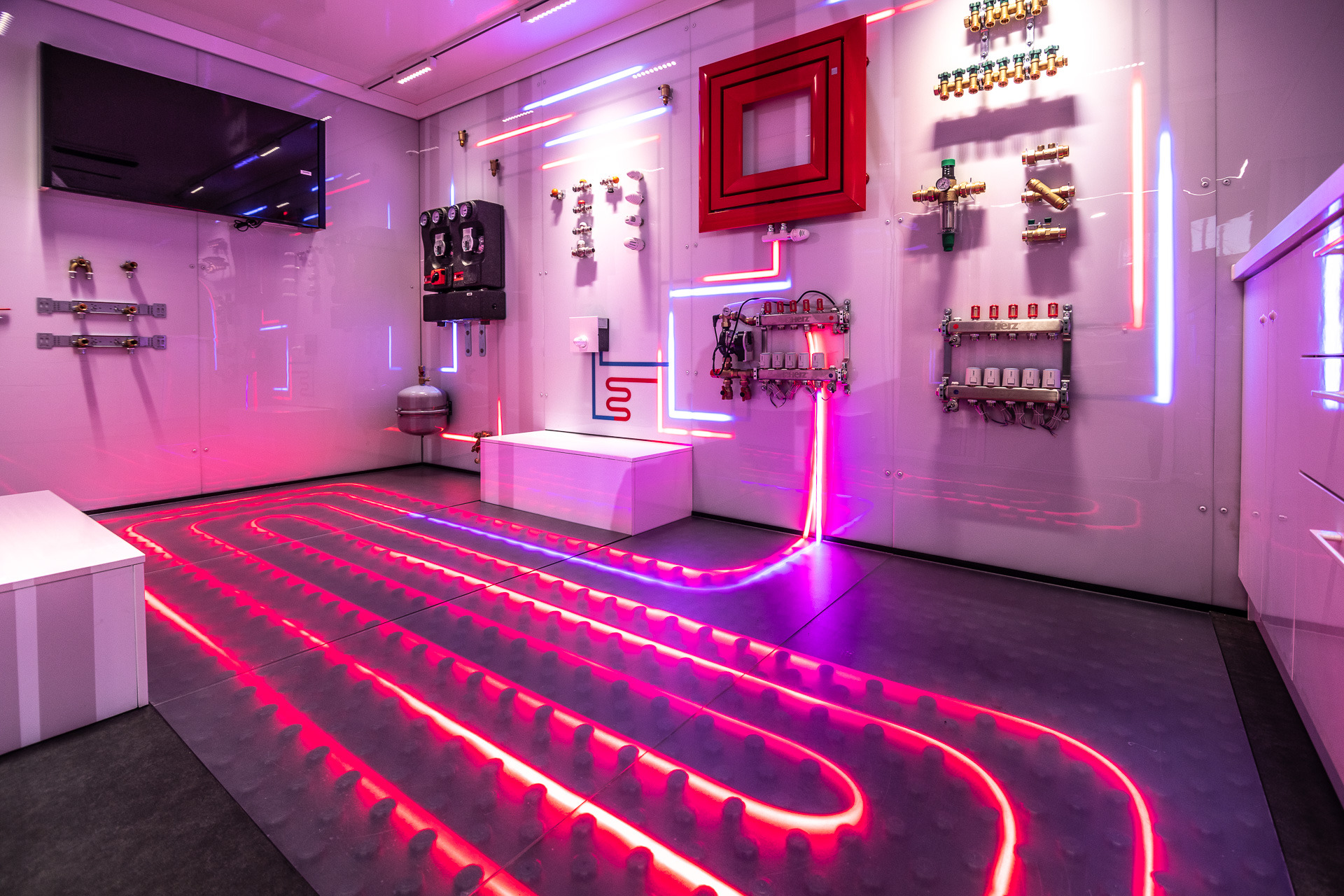 IDEX Denys Kharlamov undefined: slika 53