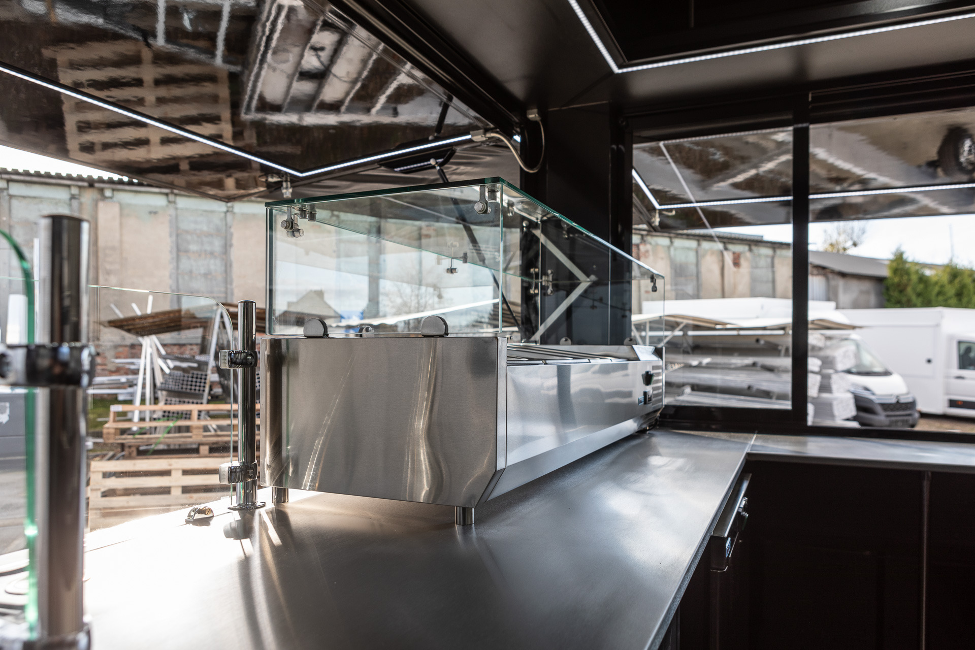 IDEX Denys Kharlamov undefined: slika 50