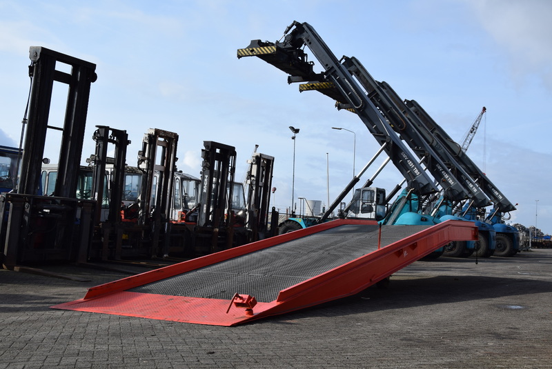 MTC Forklifts b.v. - Oprema za rukovanje materijalima TCM undefined: slika 6