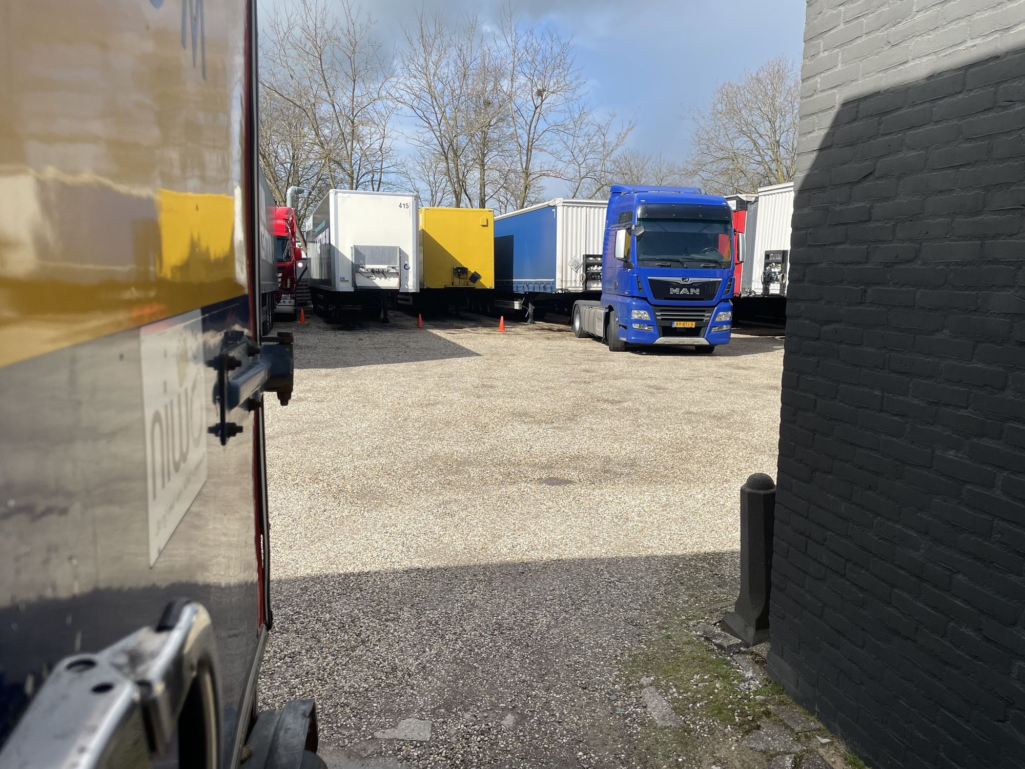BRAAM TRUCKS & TRAILER VERHUUR B.V. - vozila za prodaju undefined: slika 18