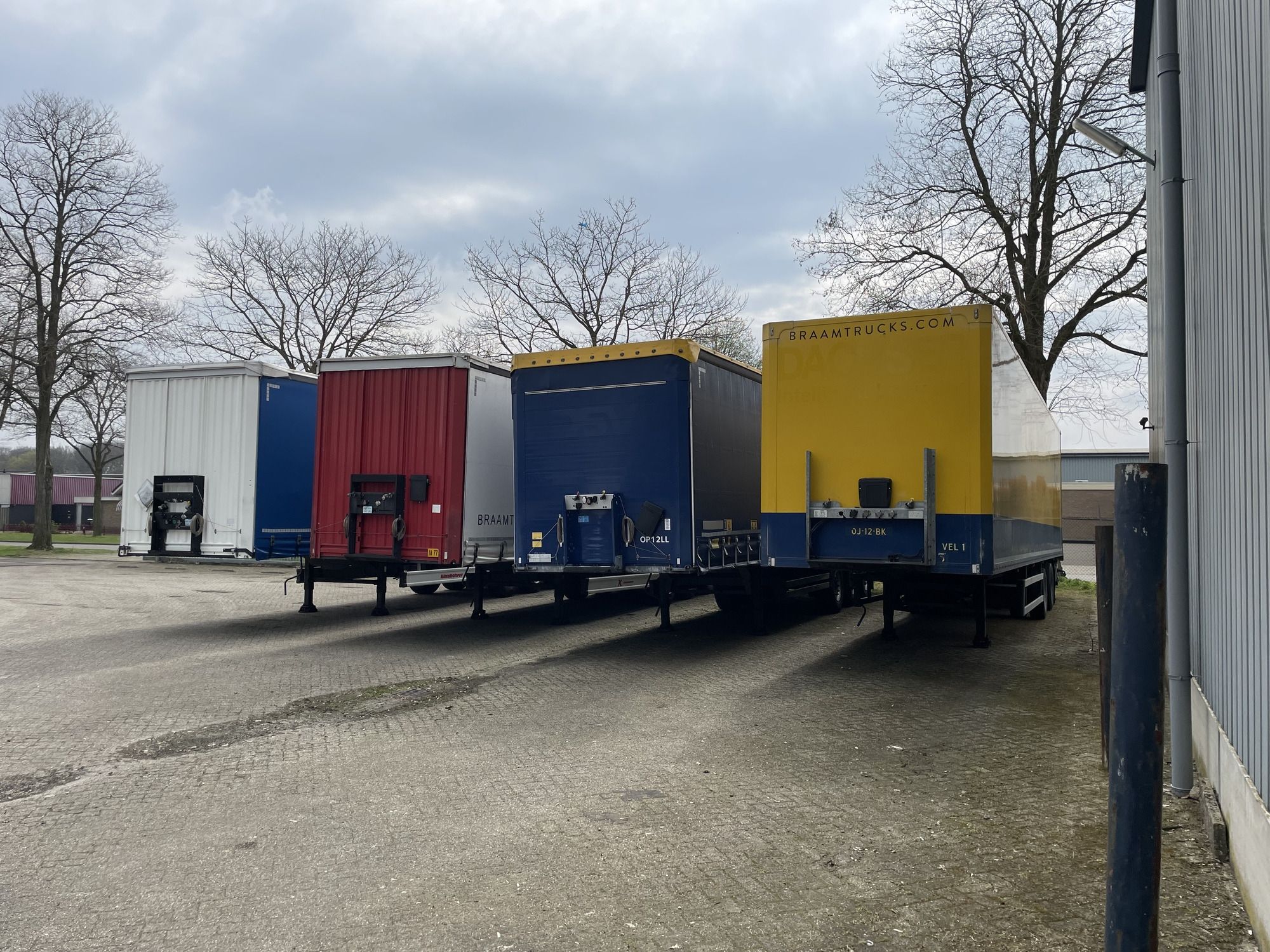 BRAAM TRUCKS & TRAILER VERHUUR B.V. - vozila za prodaju undefined: slika 17