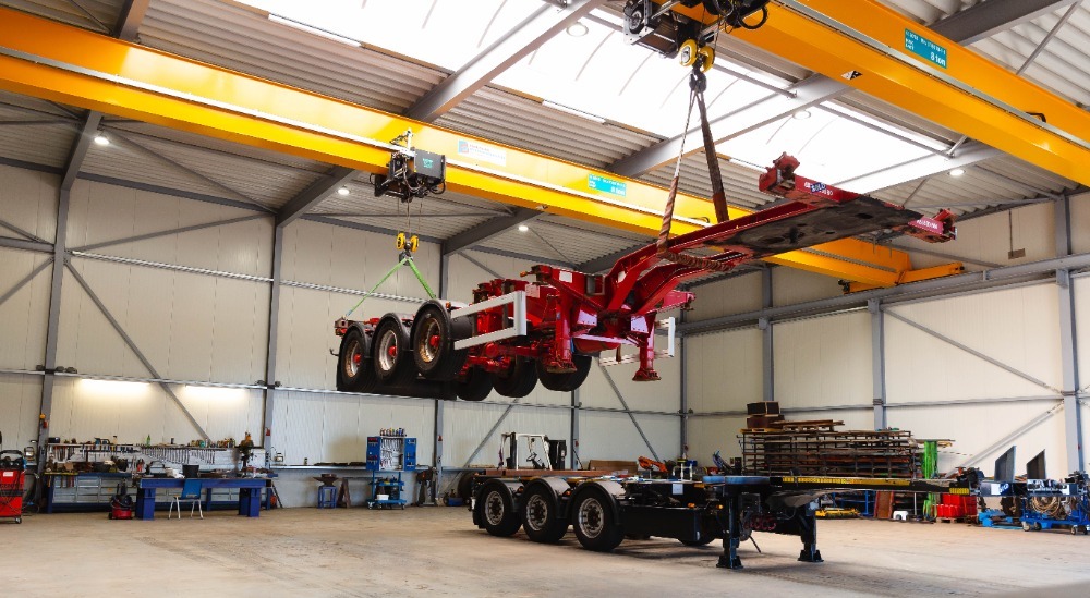 Louis Boon Trucks & Trailers BV - vozila za prodaju undefined: slika 2