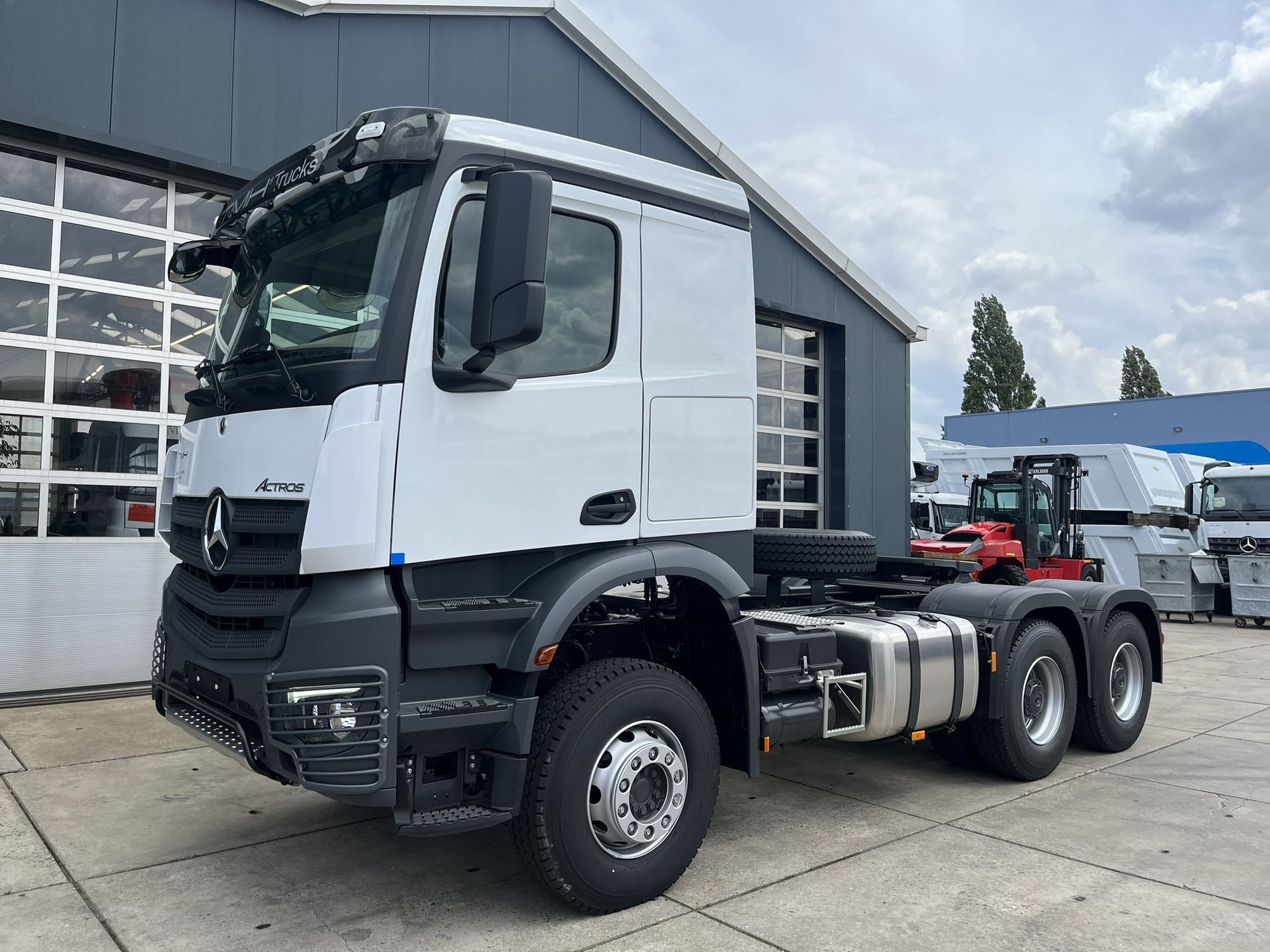 TMH Trucks undefined: slika 3