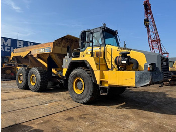 Zglobni kiper KOMATSU