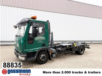 Kamion sa hidrauličnom kukom IVECO