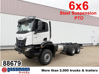 Kamion sa golom šasijom i zatvorenom kabinom IVECO T-WAY