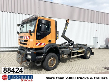 Kamion sa hidrauličnom kukom IVECO Trakker