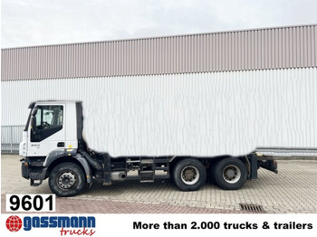 Kamion sa golom šasijom i zatvorenom kabinom IVECO Trakker