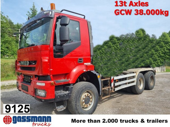 Kamion sa golom šasijom i zatvorenom kabinom IVECO Trakker